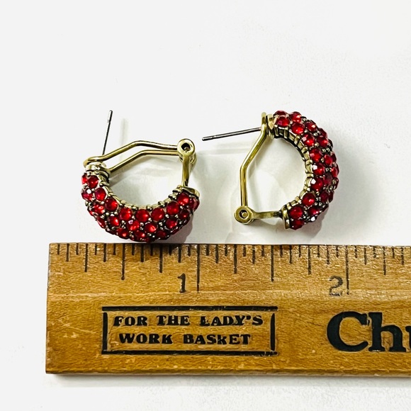 Heidi Daus 🆕 Siam Red “Hugs” Crystals earrings omega for pierced ears - Picture 6 of 8
